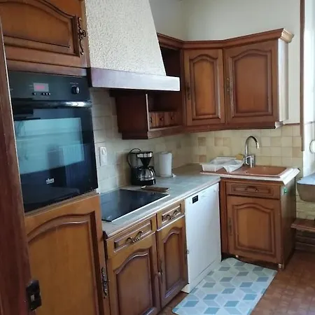 A 5 Min A Pied Du Centre Et Des Sentiers, 6 Personnes Et 2 Sdb